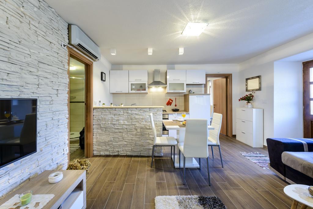 Apartment Mistral - Cosy Apartment With Sea View Молунат Екстериор снимка